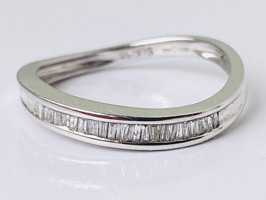 9ct Gold Diamond Ring