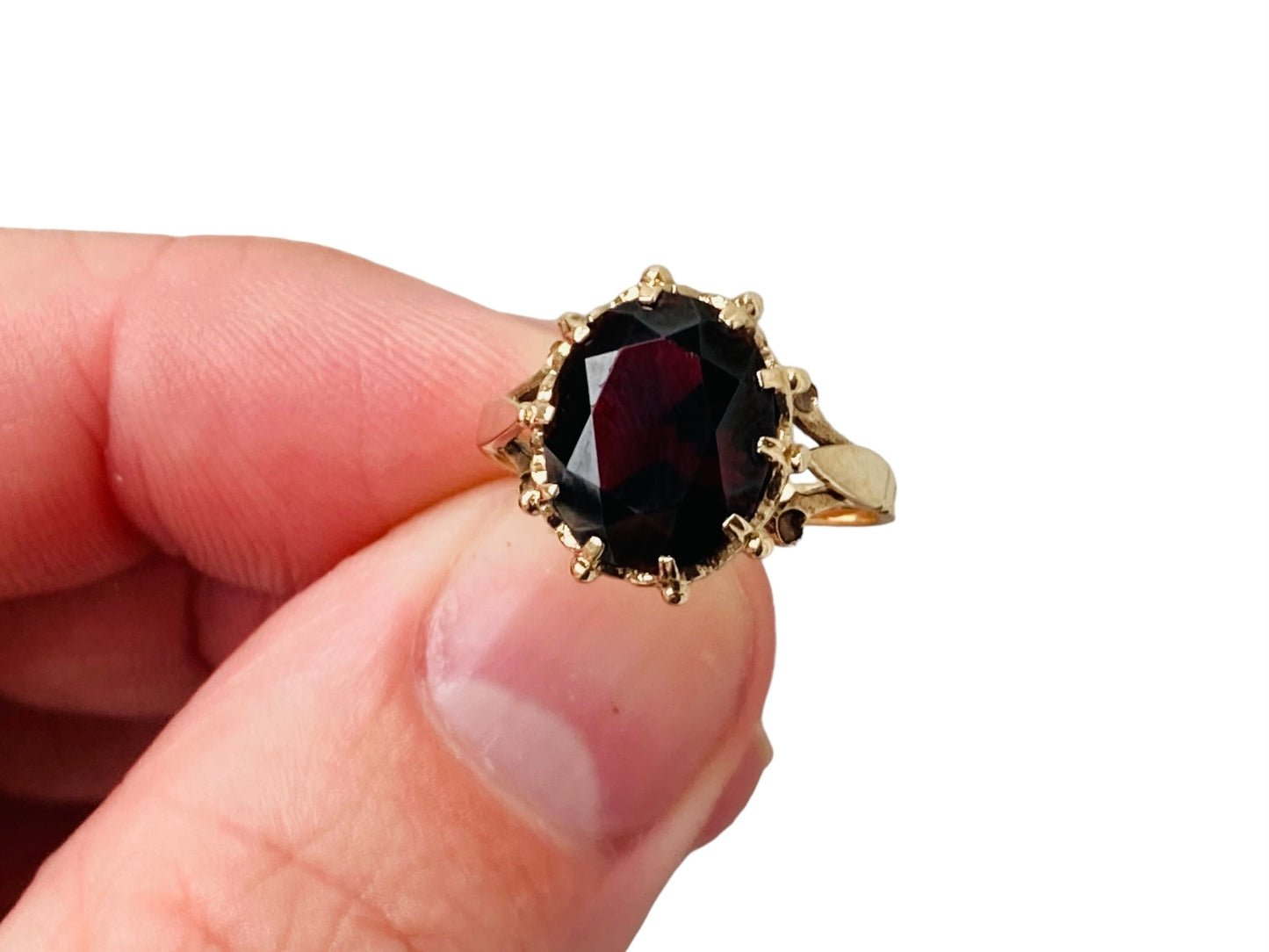 Vintage 9ct Gold Garnet Ring