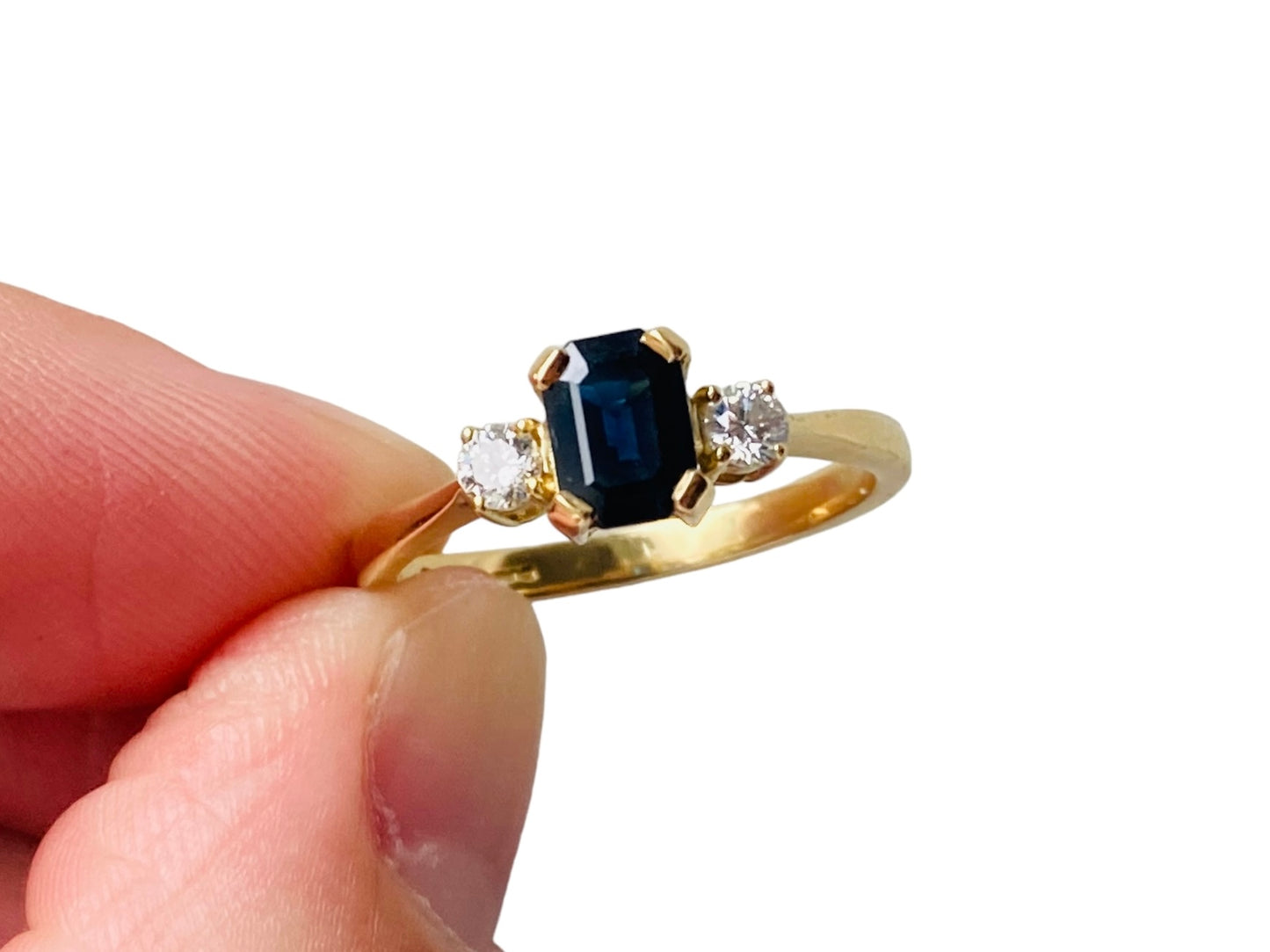 18ct Gold Sapphire & Diamond Ring