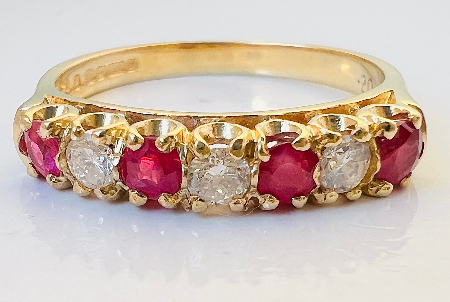 Vintage 18ct Gold Ruby & Diamond Ring