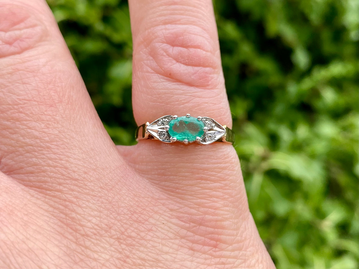 Vintage 9ct Gold Emerald & Diamond Ring