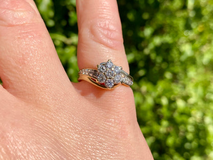 9ct Gold 0.65ct Diamond Daisy Ring