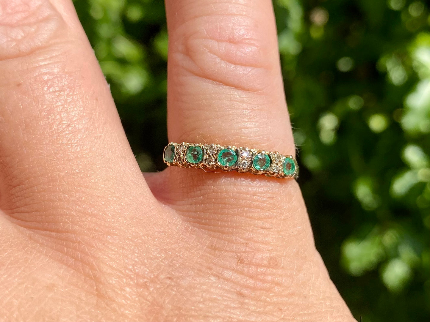 Vintage 9ct Gold Emerald & Diamond Ring