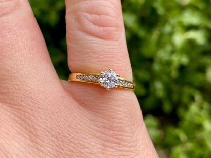 18ct Gold Diamond Ring