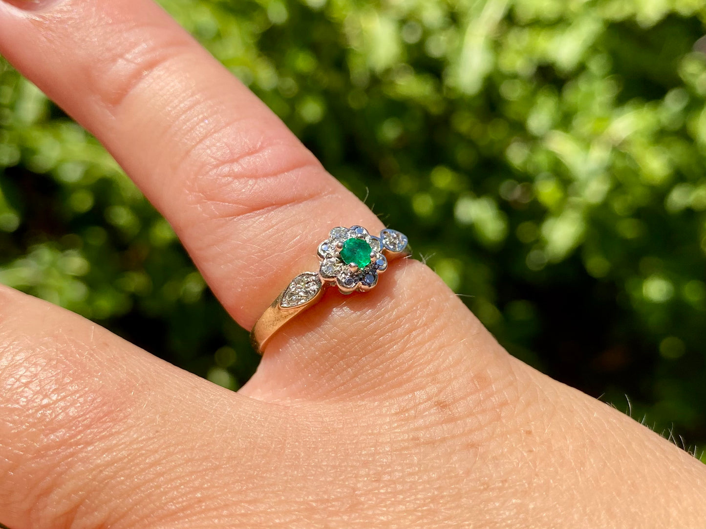 9ct Gold Emerald & Diamond Ring