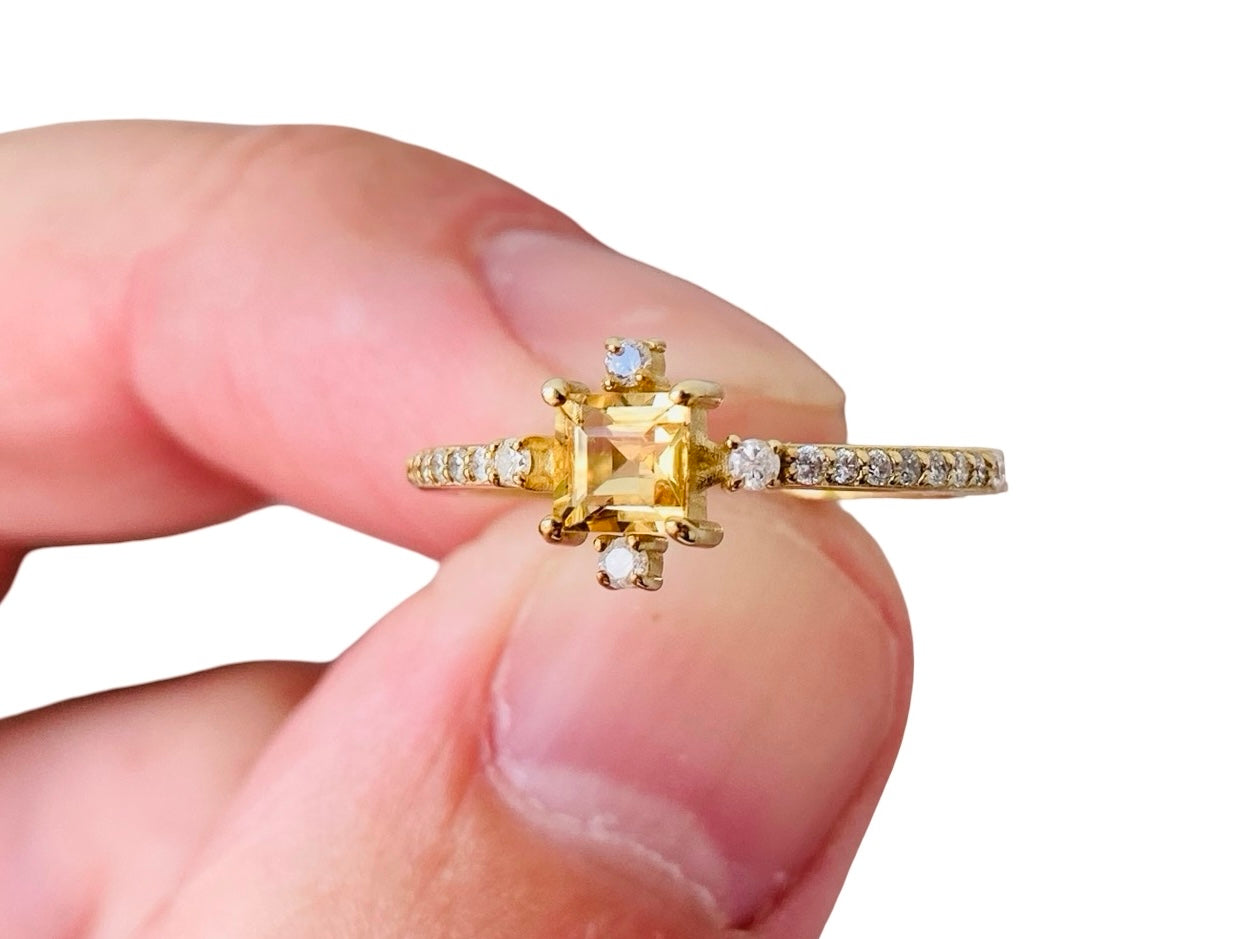 9ct Gold Citrine & Diamond Ring