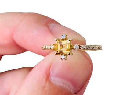 9ct Gold Citrine & Diamond Ring