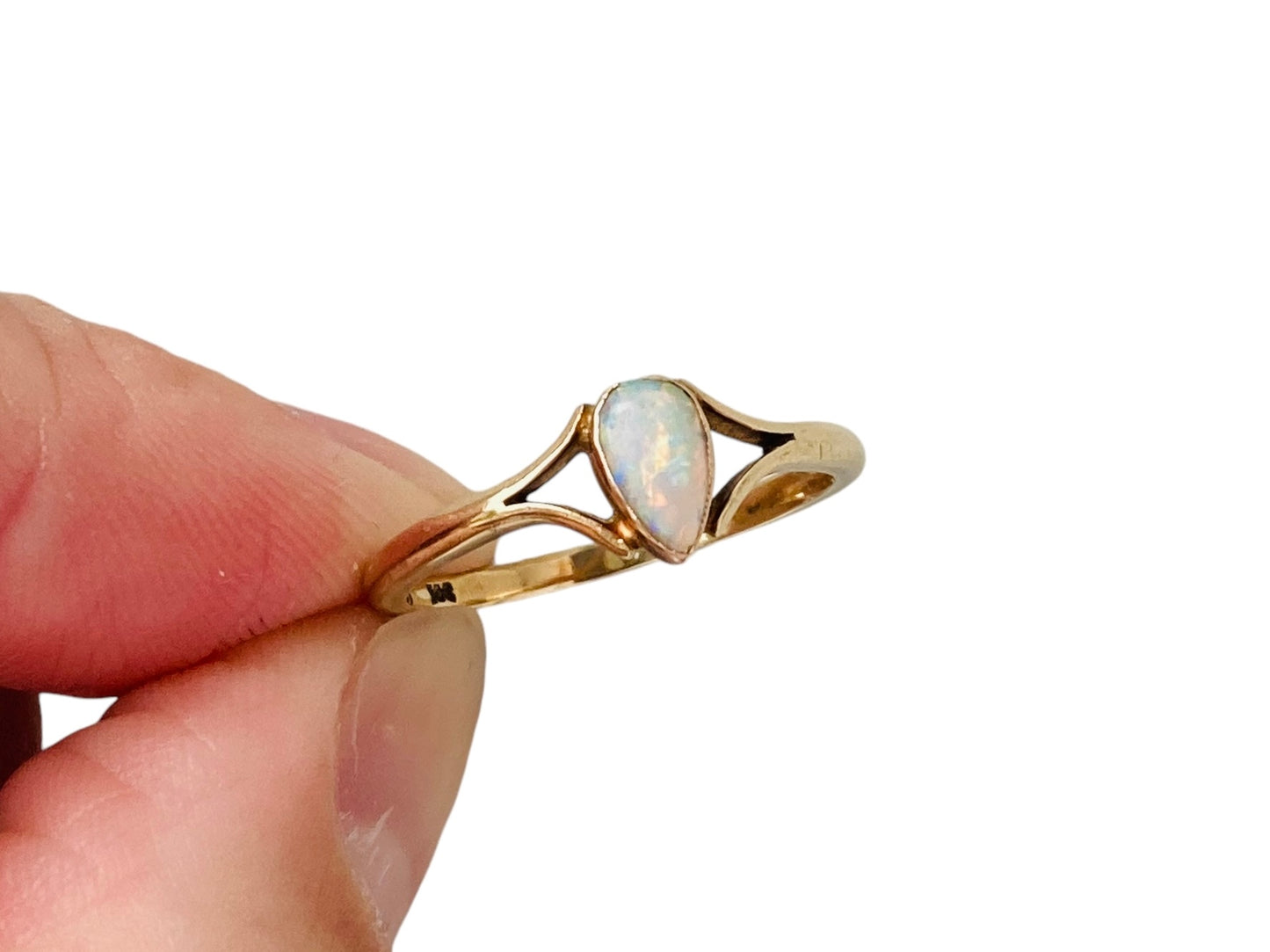 Antique 9ct Gold Opal Ring