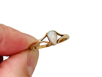 Antique 9ct Gold Opal Ring