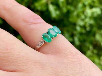 9ct Gold Emerald & Diamond Ring