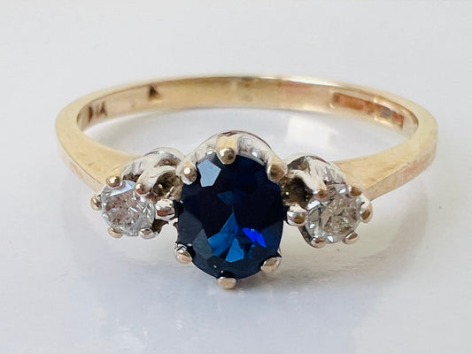 Vintage 9ct Gold Sapphire & Diamond Trilogy Ring