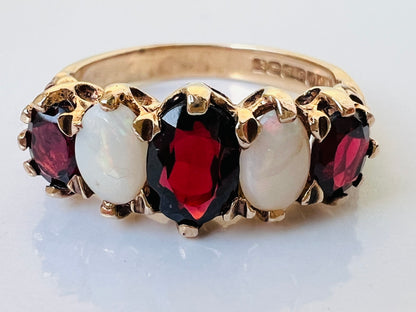 Vintage 9ct Gold Opal & Garnet Ring