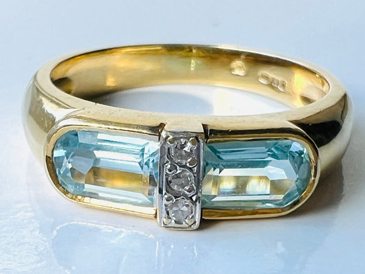 18ct Gold Aquamarine Diamond Ring