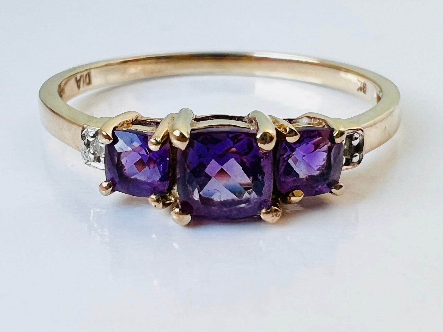 9ct Gold Amethyst & Diamond Ring