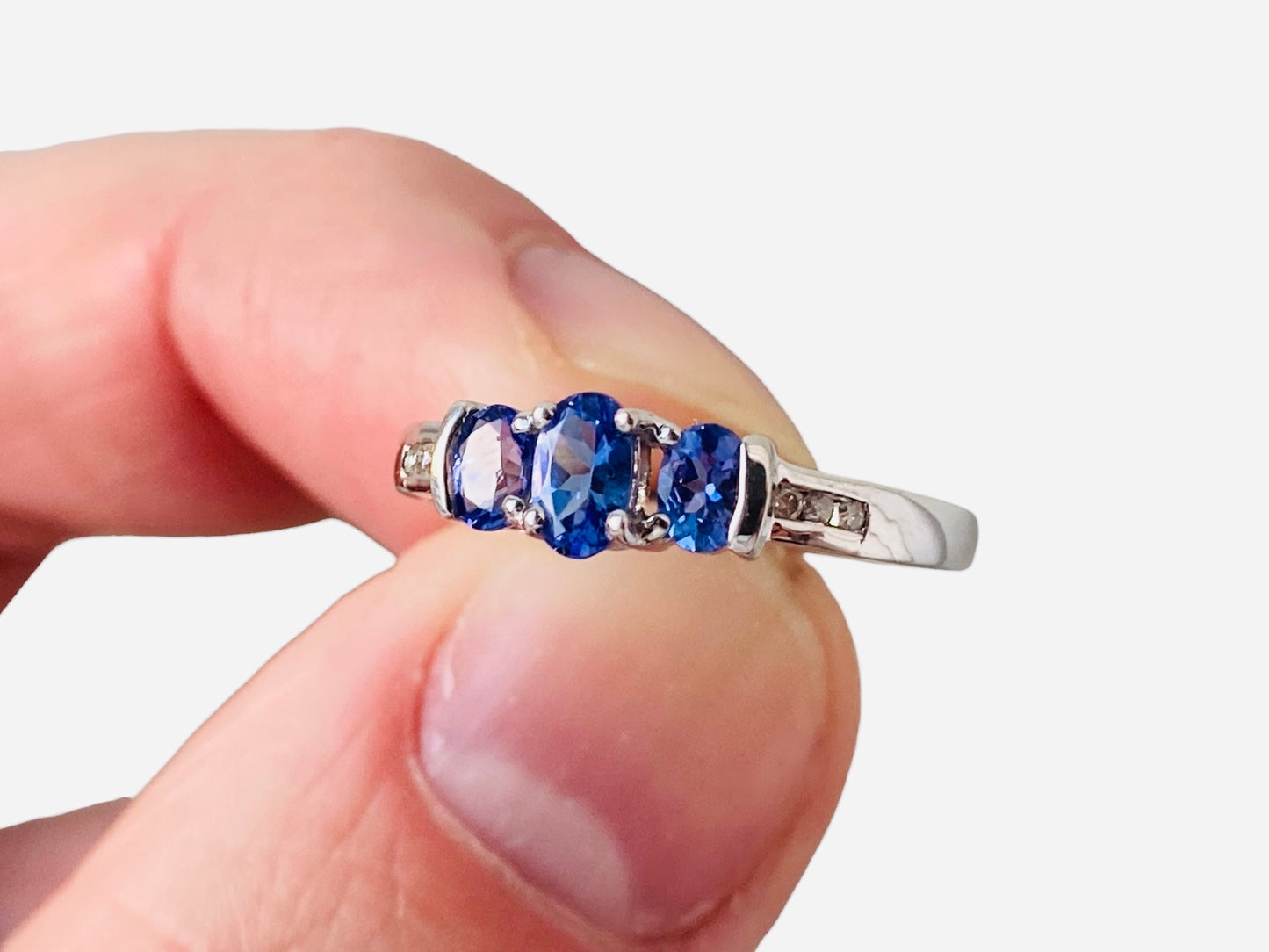 9ct Gold Tanzanite & Diamond Ring