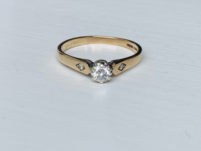 Vintage 9ct Gold Diamond Ring