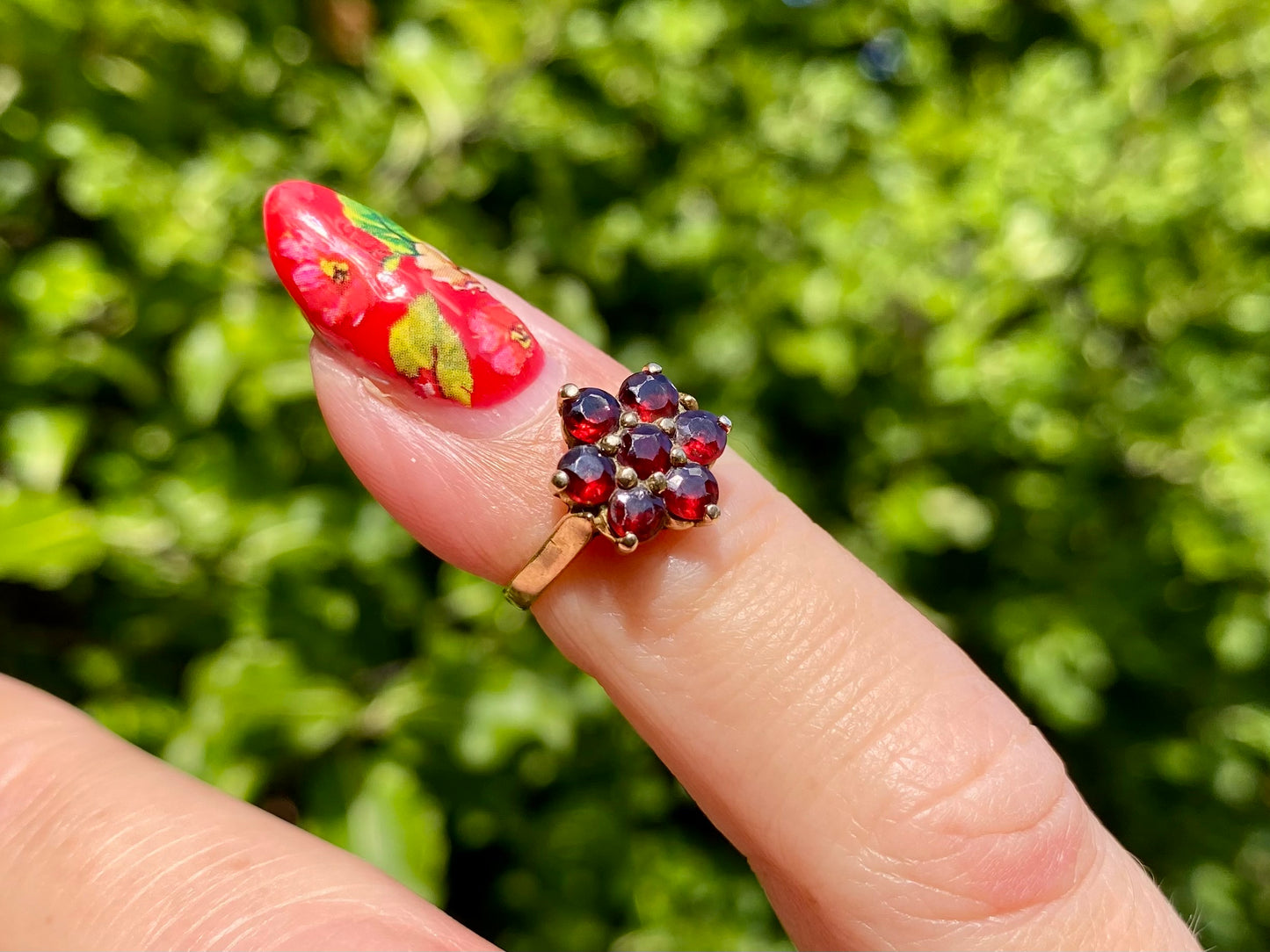 Vintage 9ct Gold Garnet Ring