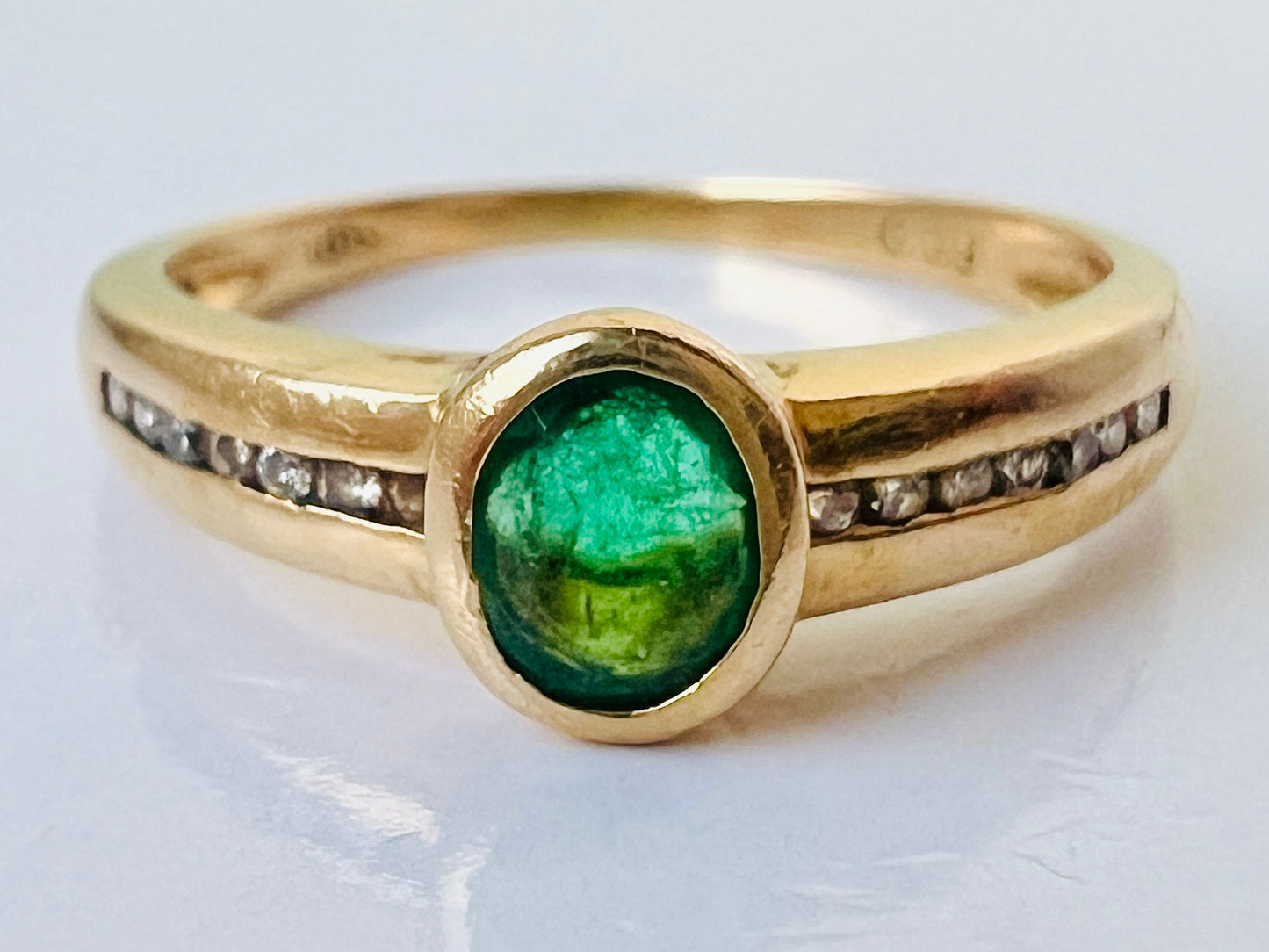 18ct Gold Emerald & Diamond Ring