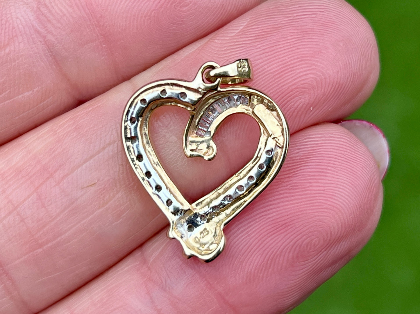 9ct Gold Diamond Heart Pendant