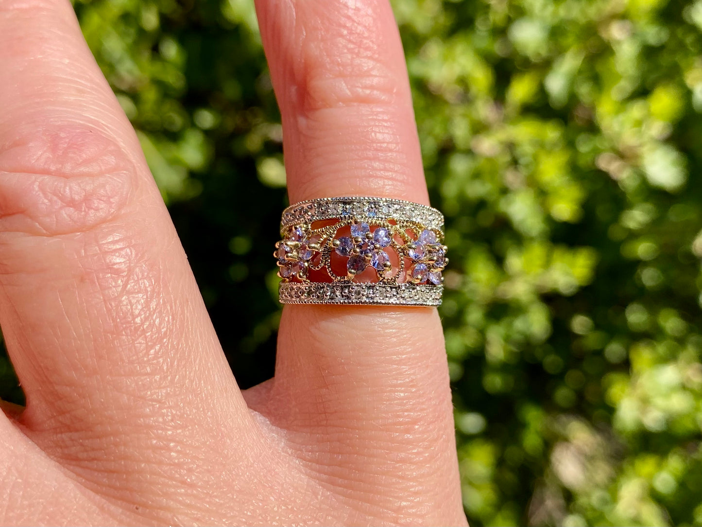 9ct Gold Tanzanite & Diamond Ring