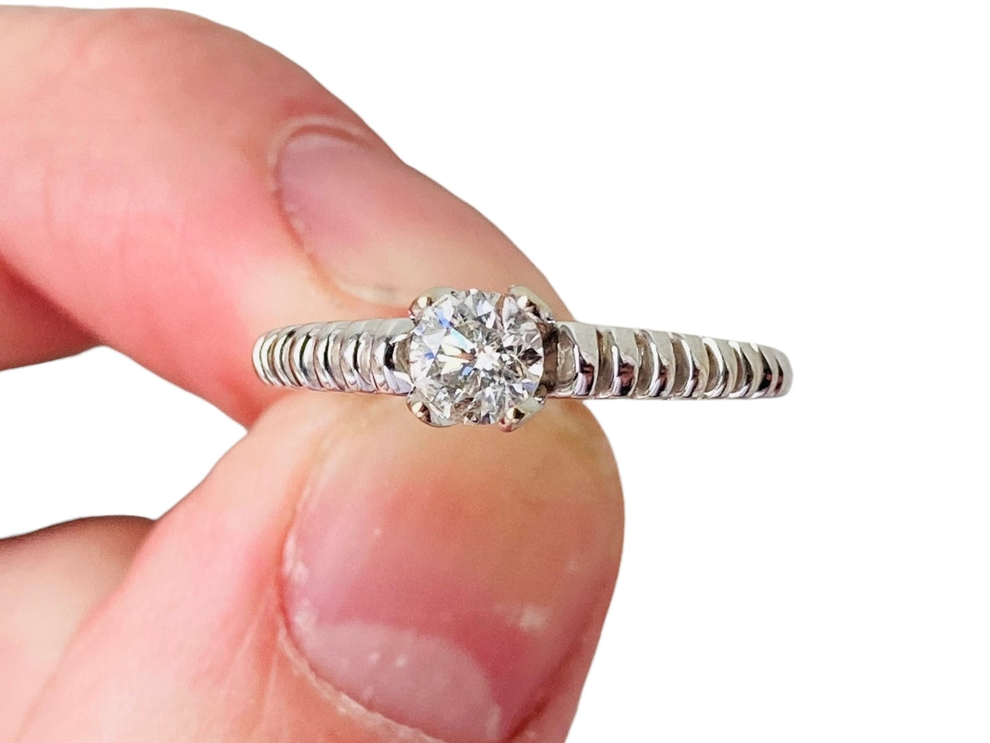 9ct Gold Diamond Ring