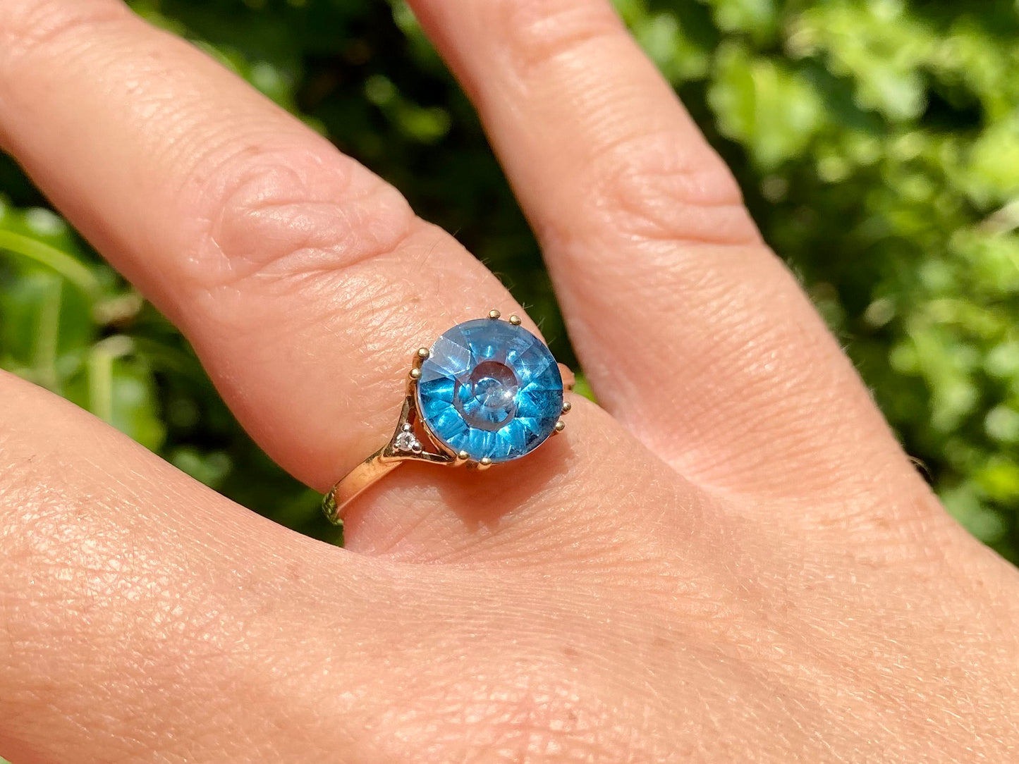 9ct Gold Topaz Lehrer Ring