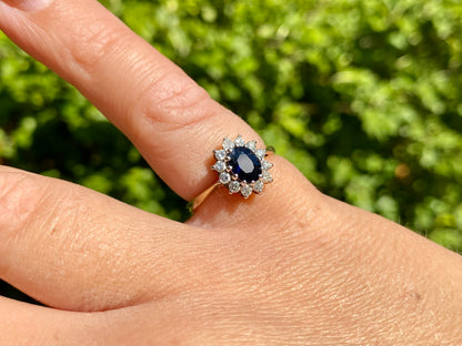 Vintage 9ct Gold Sapphire & Diamond Ring