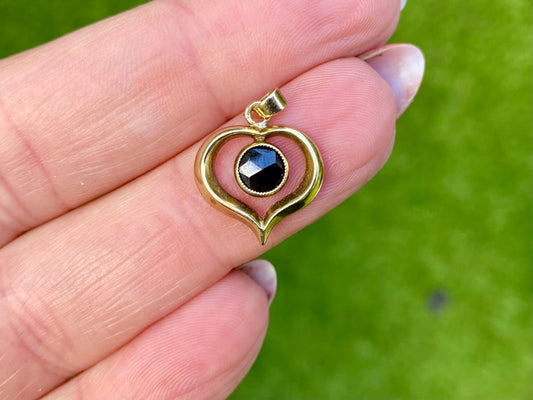 Vintage 9ct Gold Garnet Heart Pendant