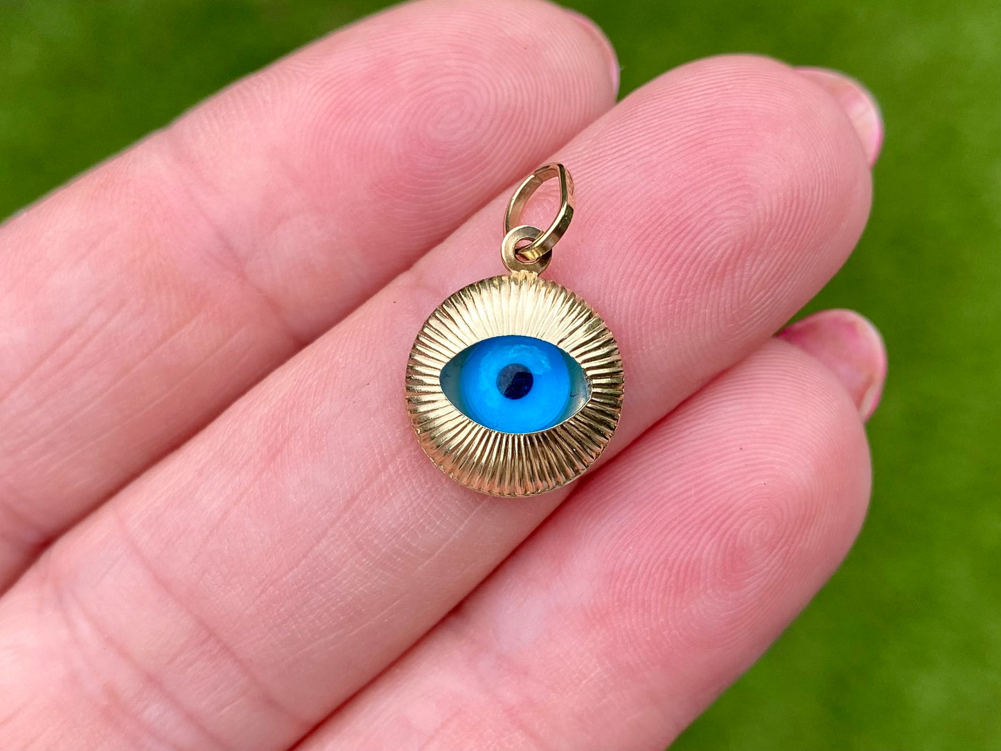 9ct Gold Eye Pendant