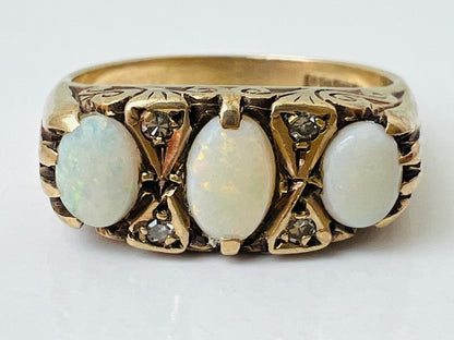 Vintage 9ct Gold Opal & Diamond Ring