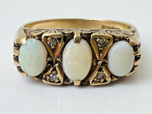 Vintage 9ct Gold Opal & Diamond Ring