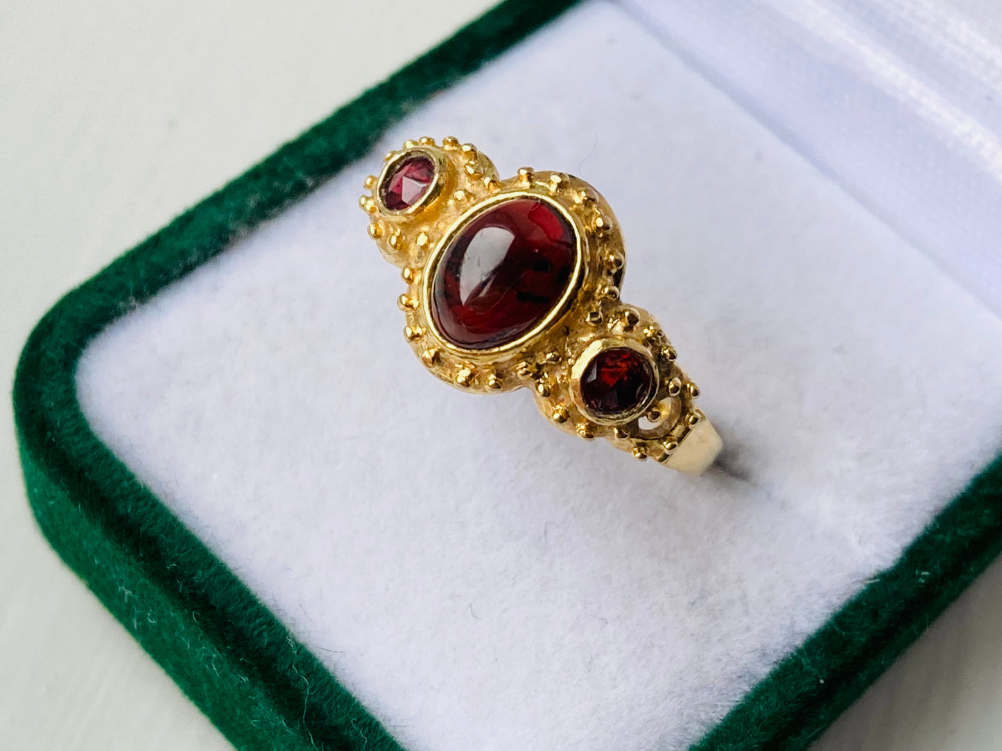 Vintage 9ct Gold Garnet Ring