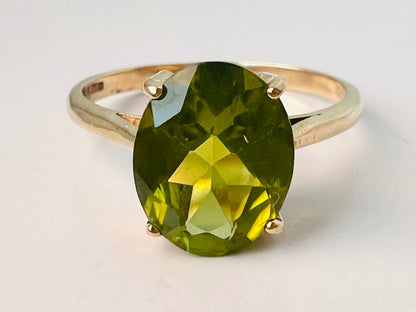 9ct Gold Peridot Ring