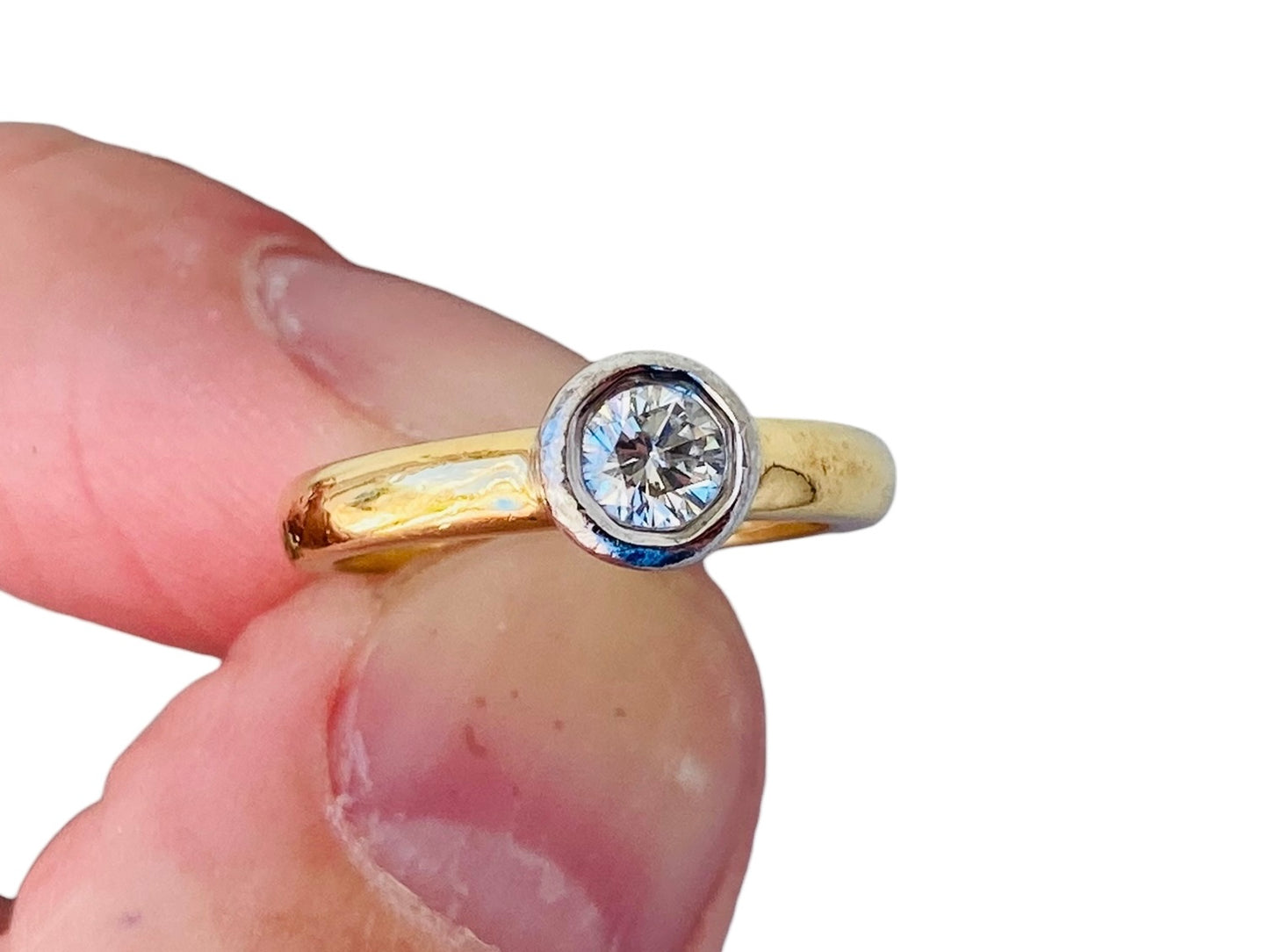 18ct Gold Diamond Solitaire Ring