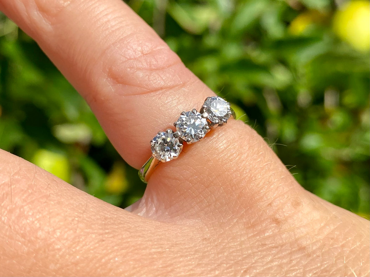 Vintage 18ct Gold Three-Stone Diamond Ring