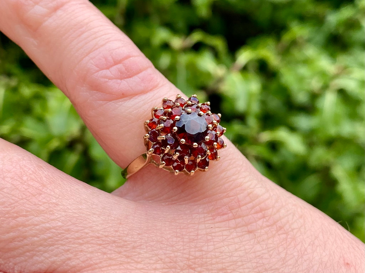 Vintage 9ct Gold Garnet Cluster Ring