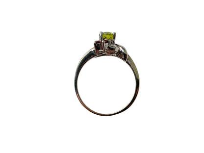 9ct Gold Peridot & Garnet Ring