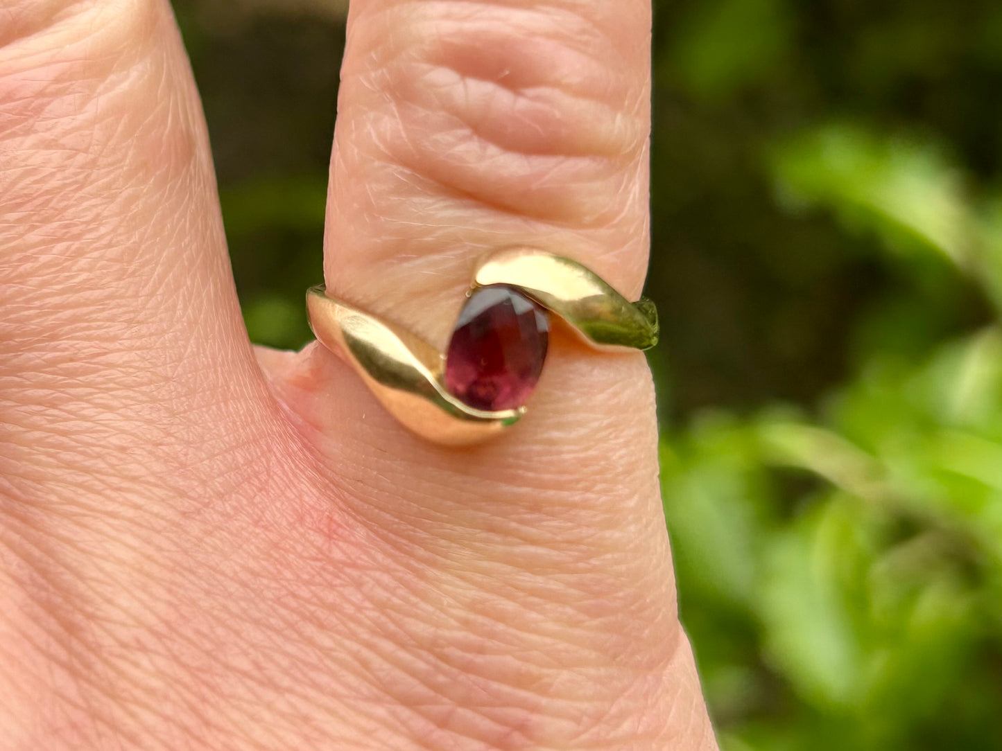 9ct Gold Rhodolite Garnet Ring