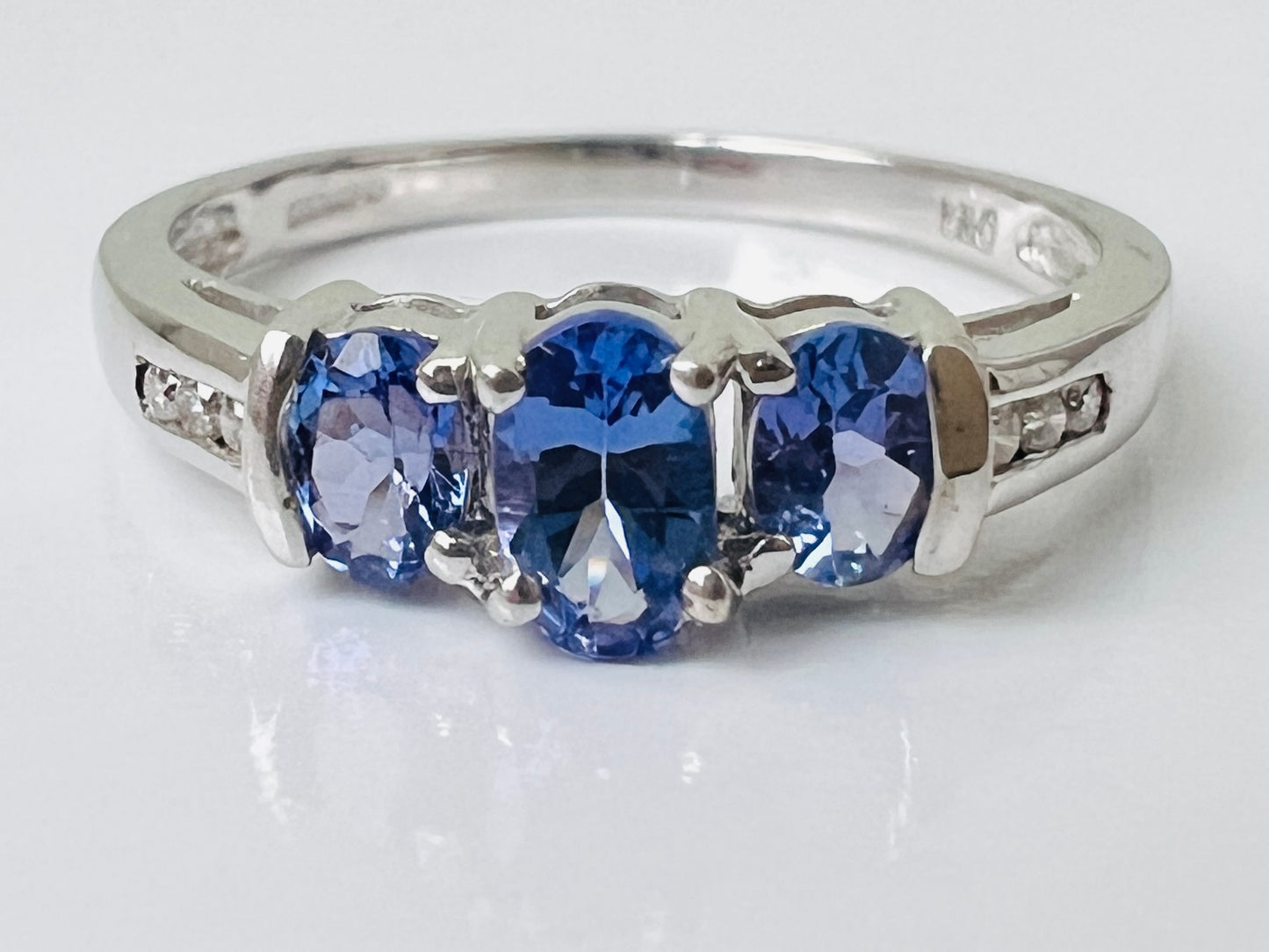 9ct Gold Tanzanite & Diamond Ring