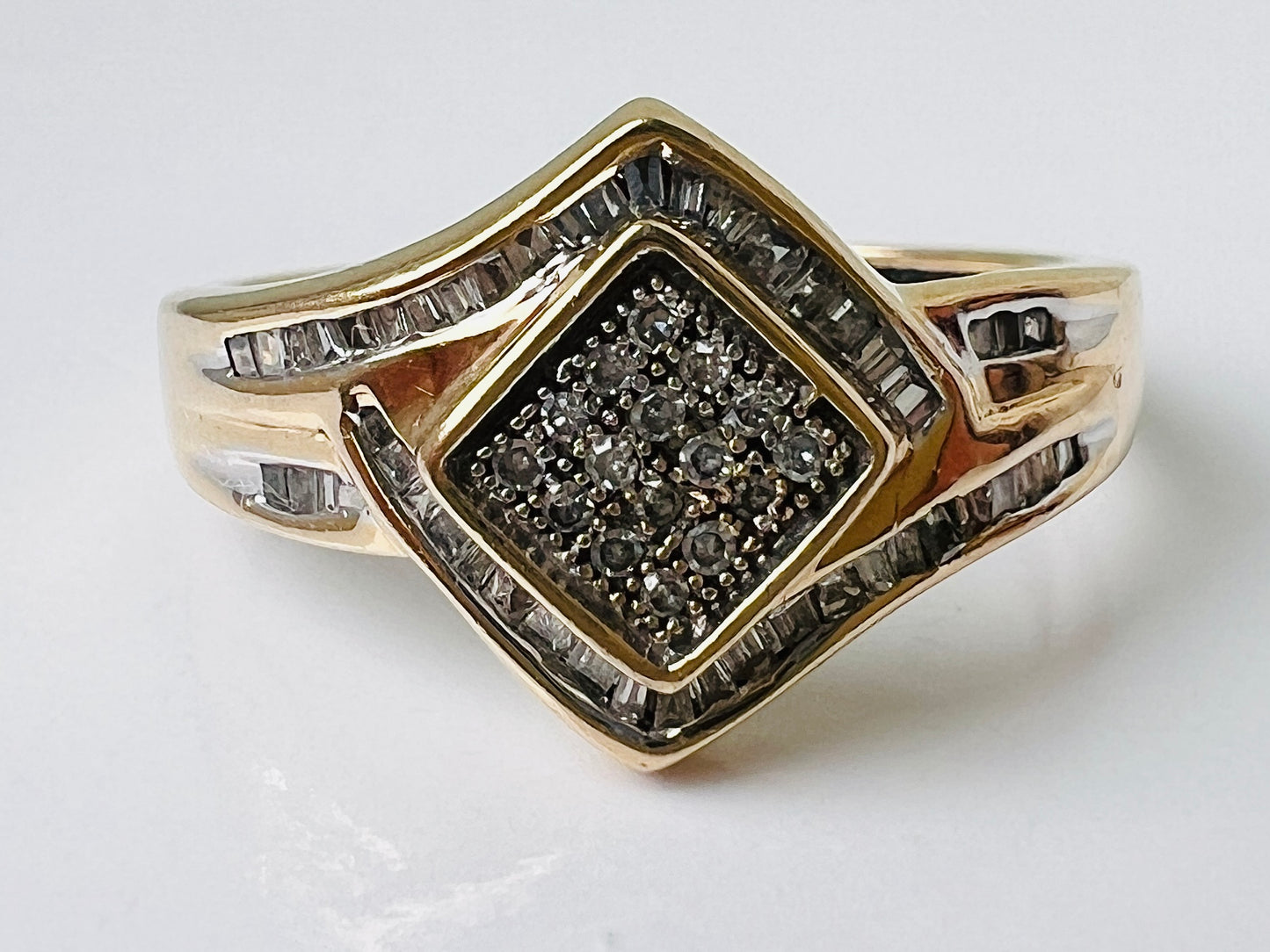 9ct Gold Diamond Ring
