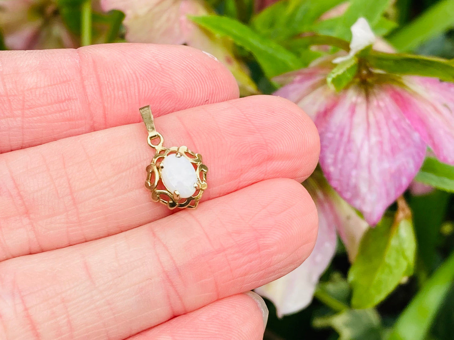 9ct Gold Opal Pendant