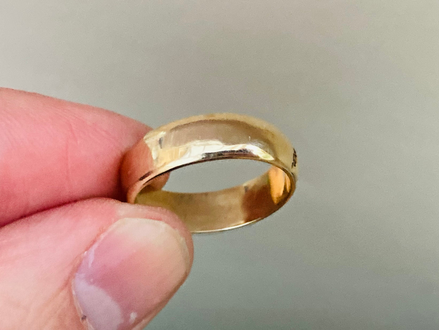 Vintage 9ct Gold Diamond Band Ring