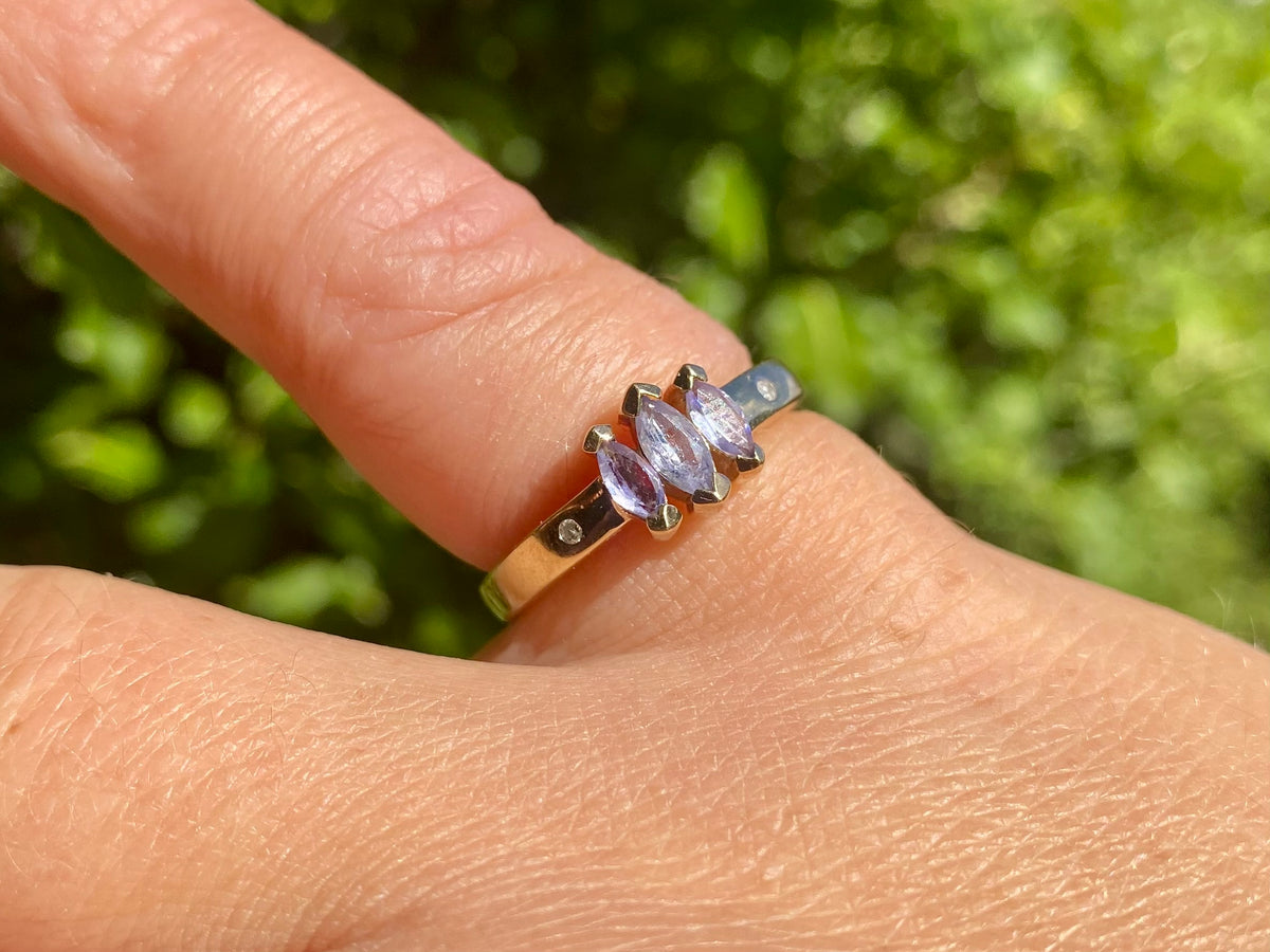 9ct Gold Tanzanite & Diamond Ring