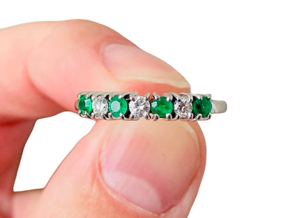 Vintage 18ct Gold Emerald & Diamond Ring