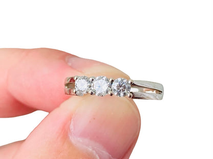 18ct Gold Three-Stone Diamond Ring
