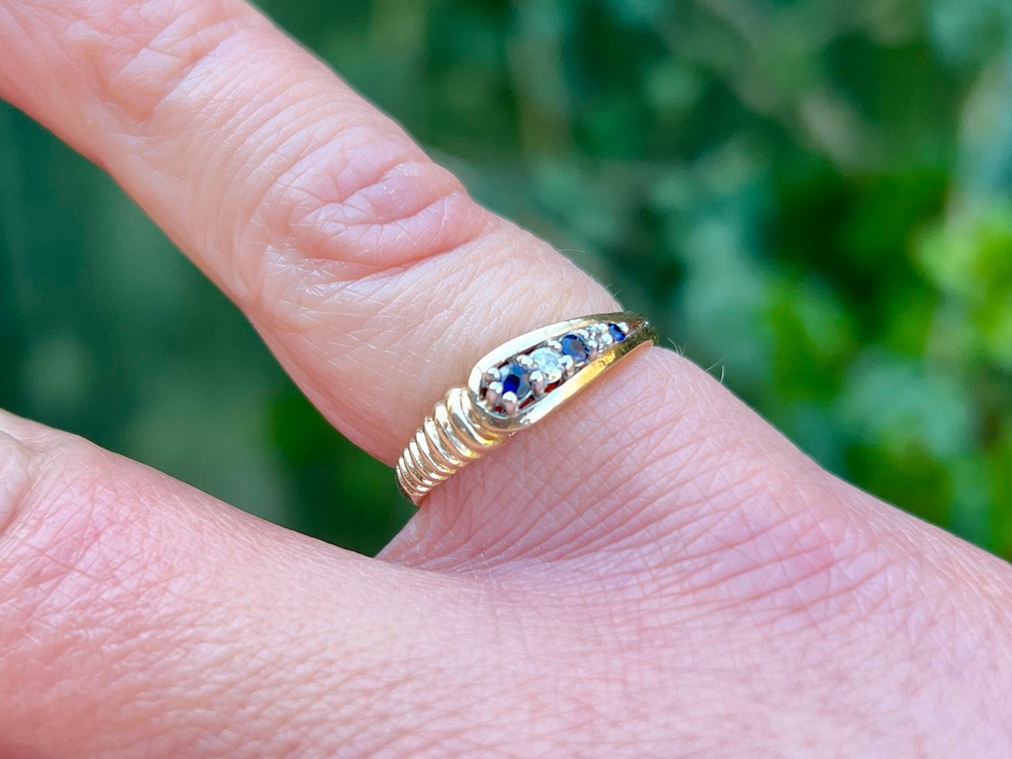 9ct Gold Sapphire & Diamond Ring