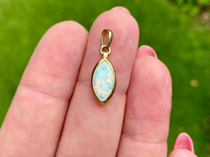 9ct Gold Synthetic Opal Pendant