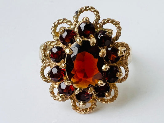 Vintage 9ct Gold Garnet Ring