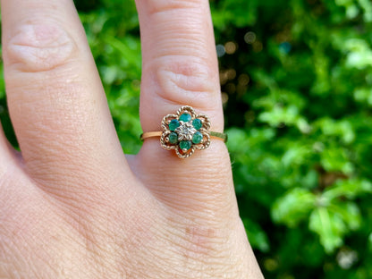 Vintage 9ct Gold Emerald & Diamond Ring
