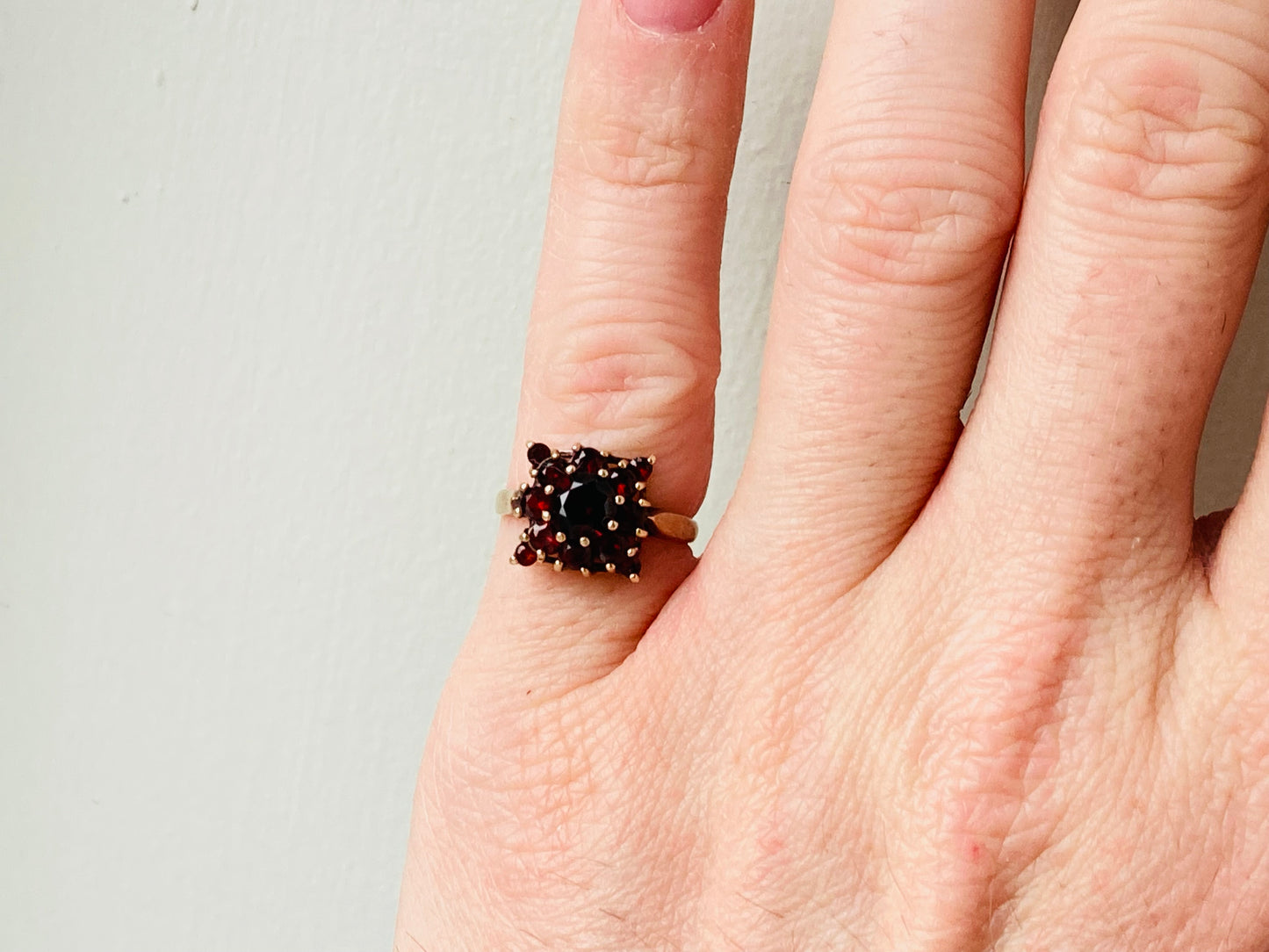 Vintage 9ct Gold Garnet Ring